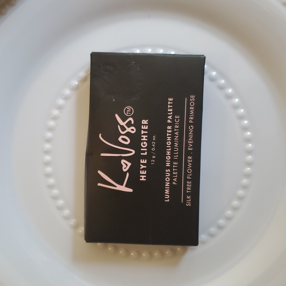 Ka Voss Heye Highlighter Palette - Cream, Brown, Gold - Picture 3 of 4